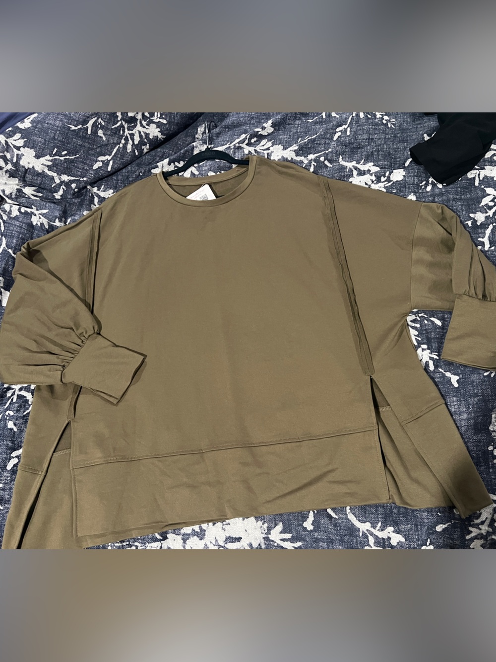Oversized 3/4 sleeve top